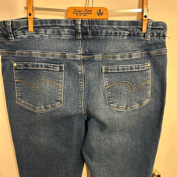 Women's Northern Reflections Size 14 Pull-On Comfort Waist Tapered Leg Jeans - Picture 6 of 11